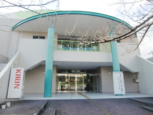 男山市民図書館写真
