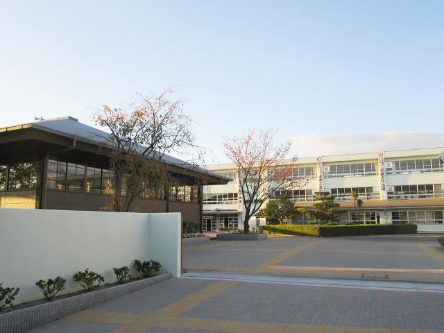 男山第三中学校写真