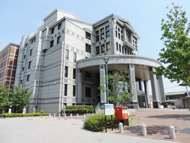 中央図書館写真