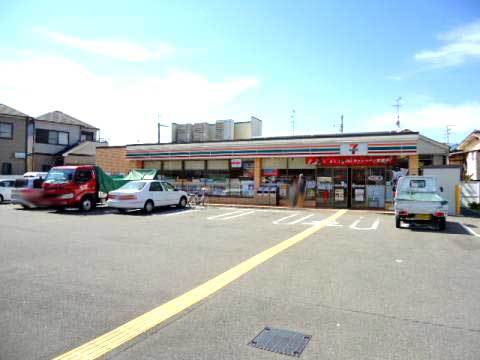 セブンイレブン招提中町店写真