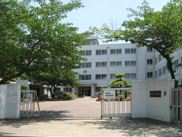 高槻市立柳川中学校写真