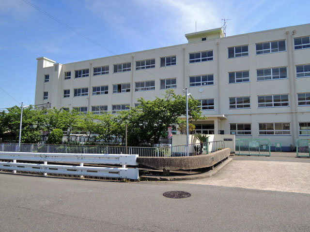 高槻市立柳川小学校写真