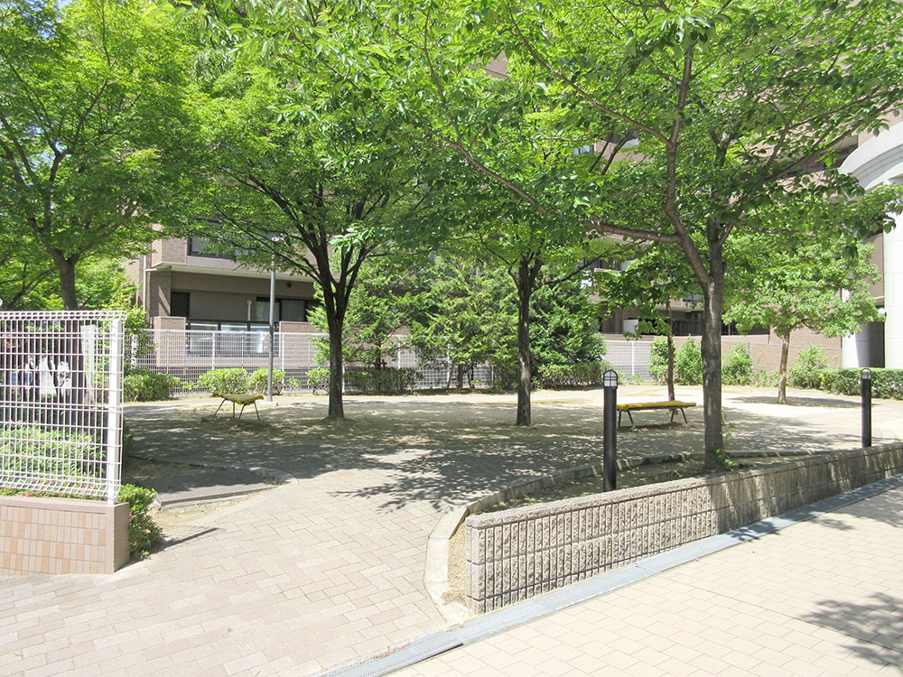 敷地内に公園有り写真