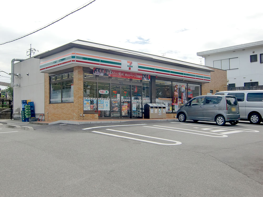 セブンイレブン男山指月店写真