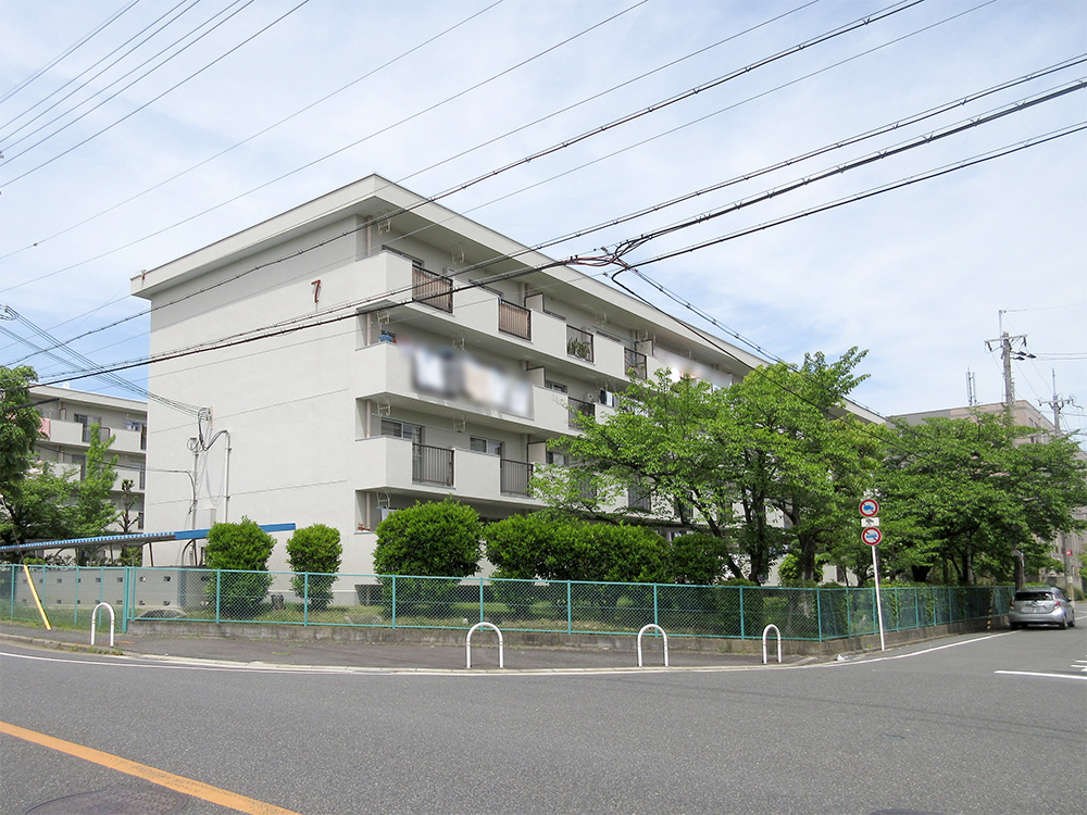 枚方東山住宅7号棟外観写真